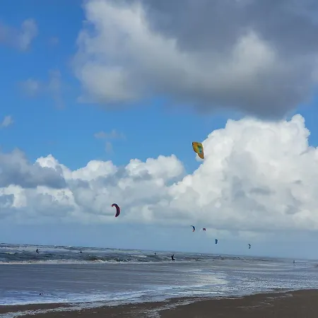 Canberra Πανσιόν Bergen aan Zee